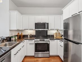 1 Lakeside Dr 1010, Oakland CA 94612