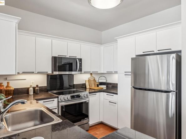 1 Lakeside Dr 1010, Oakland CA 94612