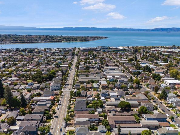1233 Broadway D, Alameda CA 94501