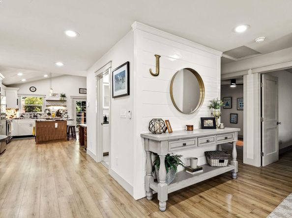 2141 Pomona, Martinez CA 94553