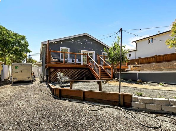 2141 Pomona, Martinez CA 94553