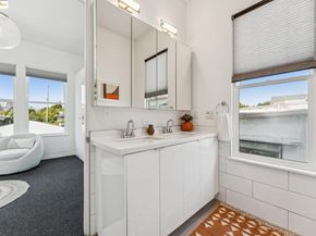 986 43rd Street, Oakland CA 94608