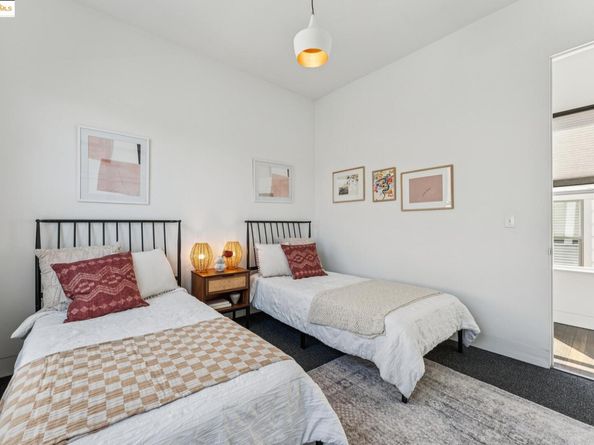 986 43rd Street, Oakland CA 94608
