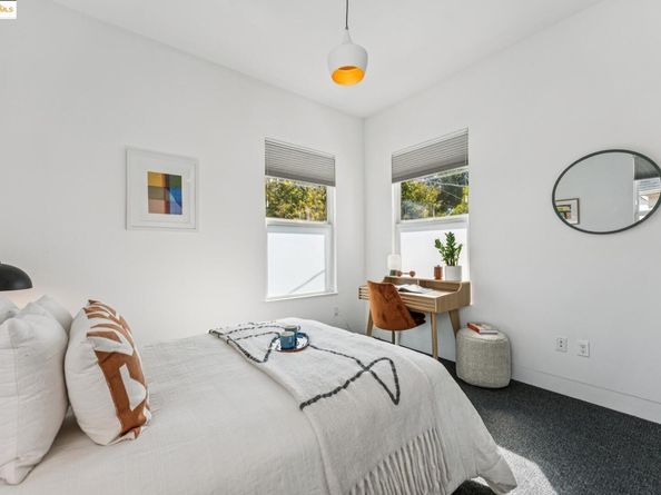 986 43rd Street, Oakland CA 94608