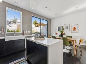 986 43rd Street, Oakland CA 94608