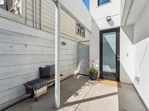 986 43rd Street, Oakland CA 94608