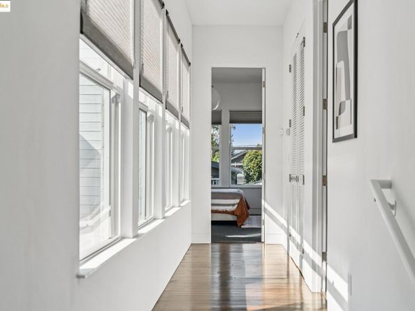 986 43rd Street, Oakland CA 94608