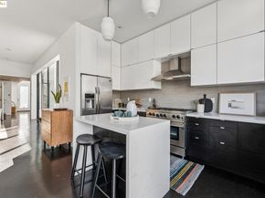 986 43rd Street, Oakland CA 94608