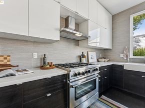 986 43rd Street, Oakland CA 94608
