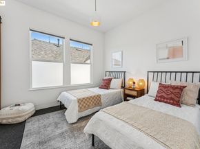 986 43rd Street, Oakland CA 94608