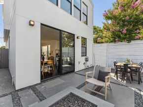 986 43rd Street, Oakland CA 94608