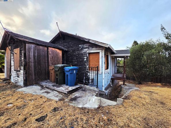 2315 Wayne St, Martinez CA 94553