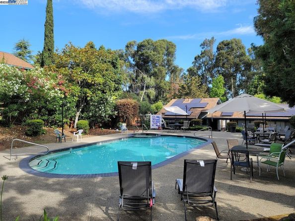 3285 Monika Ln, Hayward CA 94541