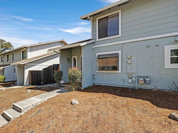 3285 Monika Ln, Hayward CA 94541