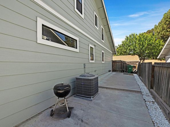3285 Monika Ln, Hayward CA 94541