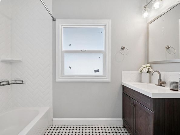 9340 Thermal St, Oakland CA 94605
