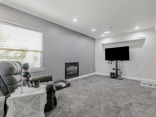 337 I St, Fremont CA 94536