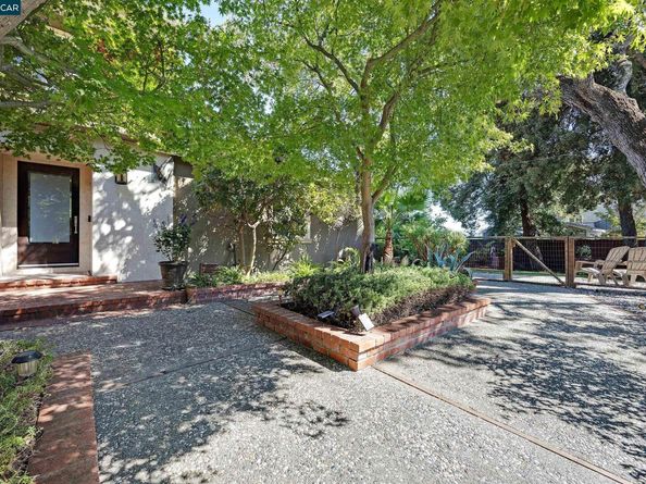 1301 Thomas Dr, Martinez CA 94553