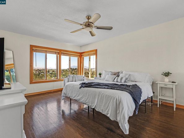 1301 Thomas Dr, Martinez CA 94553