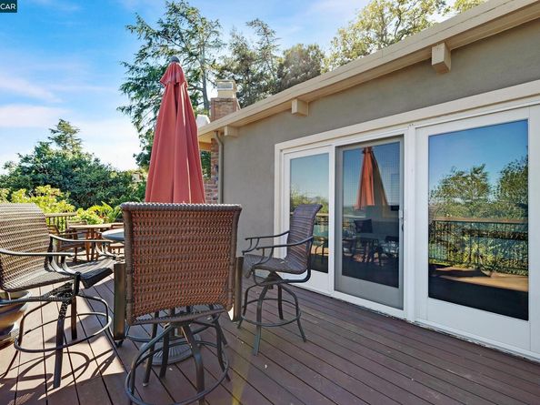 1301 Thomas Dr, Martinez CA 94553