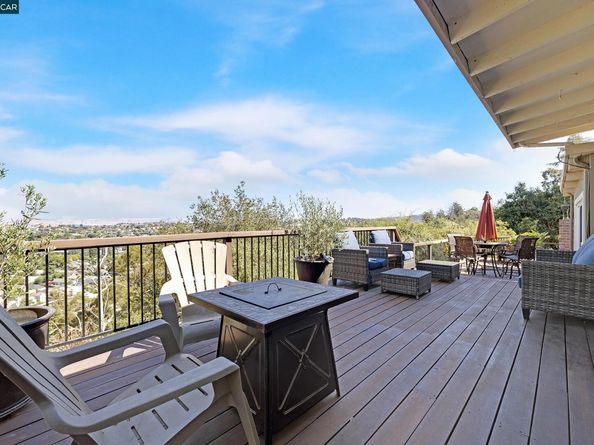 1301 Thomas Dr, Martinez CA 94553