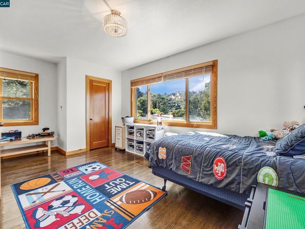 1301 Thomas Dr, Martinez CA 94553