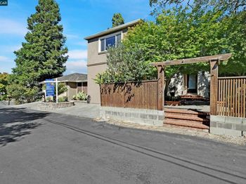 1301 Thomas Dr