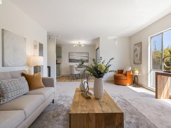 3877 Howe St 206, Oakland CA 94611