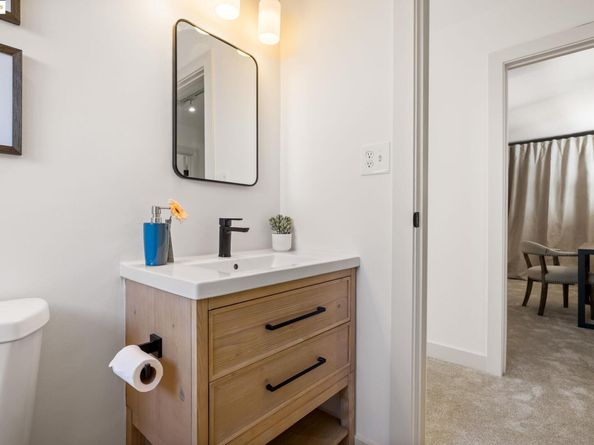 3877 Howe St 206, Oakland CA 94611