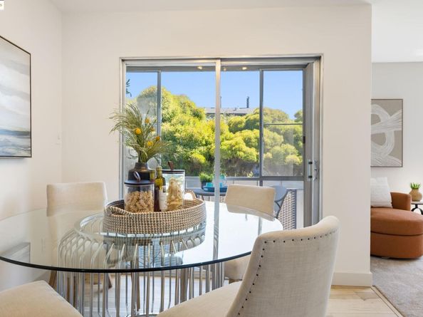 3877 Howe St 206, Oakland CA 94611