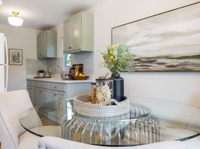 3877 Howe St 206, Oakland CA 94611