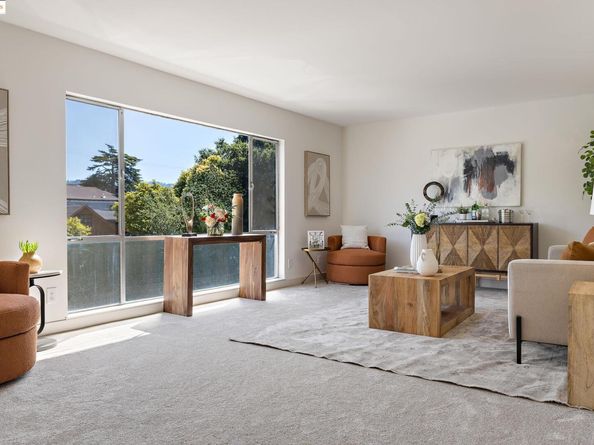 3877 Howe St 206, Oakland CA 94611