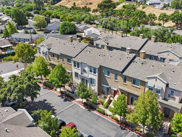 8892 Bellina Commons, Dublin CA 94566