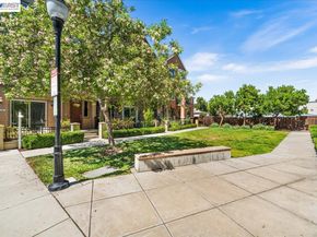 2707 Hollingbury Cmn, Livermore CA 94550
