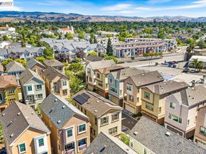2707 Hollingbury Cmn, Livermore CA 94550