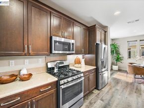 2707 Hollingbury Cmn, Livermore CA 94550