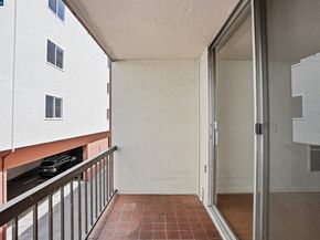 250 Whitmore St 106, Oakland CA 94611