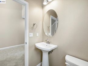 1172 Sagardia Way, Gilroy CA 95020