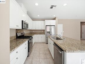 1172 Sagardia Way, Gilroy CA 95020