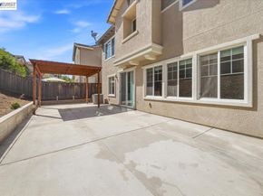 1172 Sagardia Way, Gilroy CA 95020