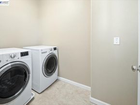1172 Sagardia Way, Gilroy CA 95020