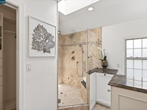 21 Camino Del Diablo, Orinda CA 94563