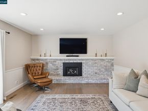 978 Kenston Dr, Clayton CA 94517