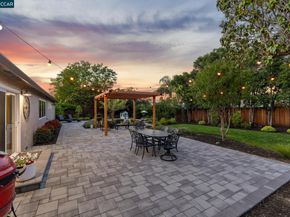 978 Kenston Dr, Clayton CA 94517