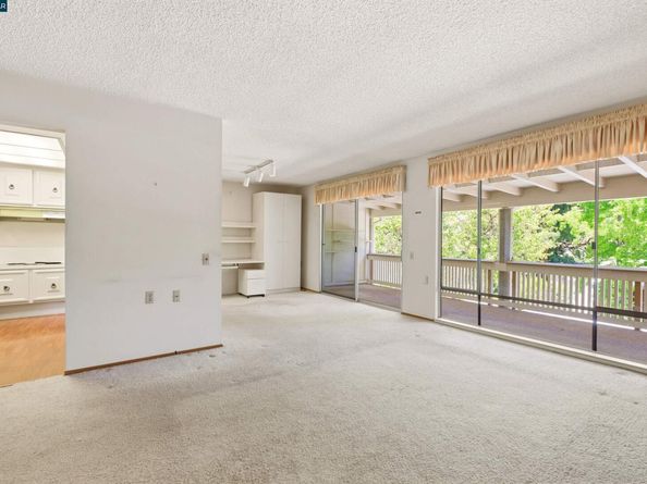 1400 Ptarmigan Dr 5, Walnut Creek CA 94595