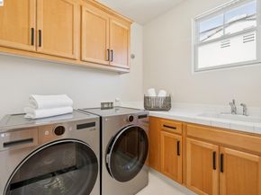 2421 Haile St, Alameda CA 94501