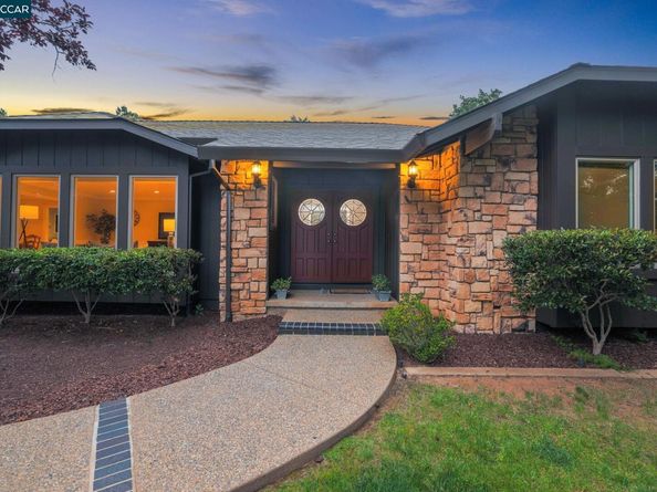 1016 Pine Hollow Ct, Clayton CA 94517