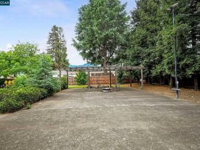 1016 Pine Hollow Ct, Clayton CA 94517