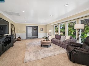1016 Pine Hollow Ct, Clayton CA 94517