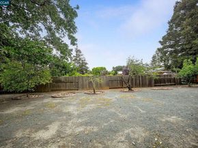 1016 Pine Hollow Ct, Clayton CA 94517